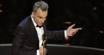 Daniel Day-Lewis wins Best Actor at the Oscars 2013