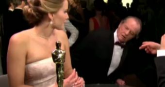 Oscars 2013: Jack Nicholson Hits On Jennifer Lawrence – Video