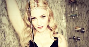 Madonna invites ex-husband Sean Penn at post-Oscars 2014 party, he “makes out like crazy” all night with Charlize Theron