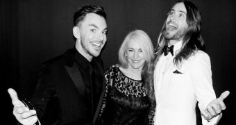 Jared Leto and his brother and mother celebrate his Best Supporting Actor win at the Oscars 2014