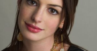 PETA Congratulates Anne Hathaway on Her Wedding, Honors Her with Special Gift