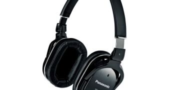 Panasonic headset cancels out 95% of all noise