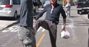 Sean Penn attacks photographer, photographer files battery charges