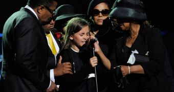 Paris Jackson speaking out in her father’s memory at the Staples Center memorial service