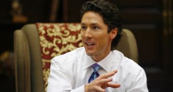 Pastor Joel Osteen Finds Recent Hoax Amusing, Doesn’t Rule Out Suing – Video