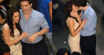 Kristen Stewart and Robert Pattinson share a kiss on “Breaking Dawn” set in Brazil