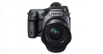 Pentax 645z medium camera arrives at the end of next month