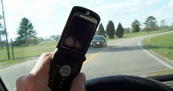 Covert texting may be endangering young adults while driving, new study shows