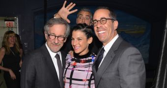 George Clooney photobombs Steven Spielberg, Jerry and Jessica Seinfeld