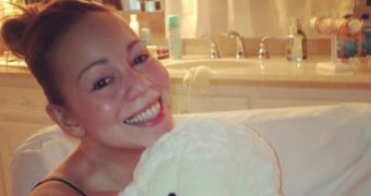 Mariah Carey posts makeup-free photo, pic goes viral