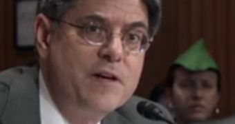Photo of the Day: Robin Hood Photobombs Jack Lew in Senate Hearing