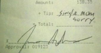A single mom apologizes for her failure to tip the waiters at a restaurant