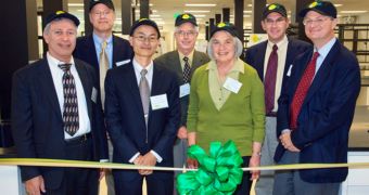 Cutting the ribbon that opened JCAP-North were (from left) Nate Lewis, Eric Rohlfing, Peidong Yang, Heinz Frei, Elaine Chandler, Ed Stolper and Paul Alivisatos