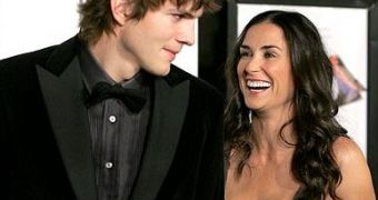 Demi Moore and Ashton Kutcher are said to be working on saving their 6-year marriage