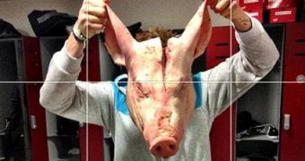 Kenwyne Jones finds pig's head passed on by Matthew Etherington