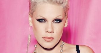 Pink talks about a healthier body image in Who Magazine