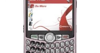 BlackBerry Curve 8310 in pink