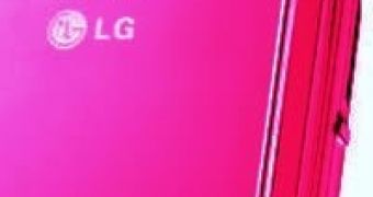 Just a small glimpse at the pink version of LG Shine