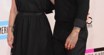 Pink and Carey Hart gush about newborn daughter Willow Sage on Twitter