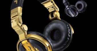 Pioneer shows off Limited Edition HDJ-1000 headphones