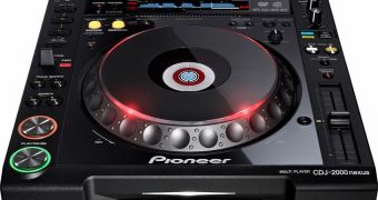 Pioneer Outs New Firmware for CDJ-2000NXS DJ Controller