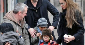 Brad Pitt, Angelina Jolie and the family stage a photo op in Venice, Italy, to squash separation rumors