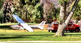 A pilot performs an emergency landing on a golf course in Westlake Village, all passengers survive