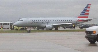 Video shows plane on grass patch at O’Hare International Airport in Chicago