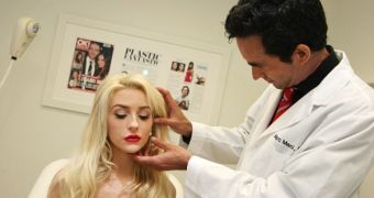 Plastic surgeon Marc Mani examines Courtney Stodden, determines she has not had work done