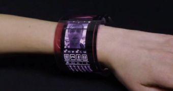PlasticLogic shows wearable AMOLED prototype