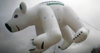 Greenpeace launches "Save the Arctic" balloon