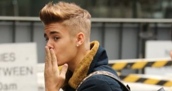 Justin Bieber dodges investigation in egg attack case, police are furious