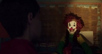 Like all good horror movies, of course "Poltergeist" has a clown too!