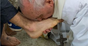 Pope Francis shakes up Holy Thursday traditions