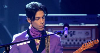 Prince surprises his fans with a string of unannounced performances in London