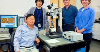 (From left) Sungwook Chung, Seong-Ho Shin, James DeYoreo and Carolyn Bertozzi with Berkeley Lab’s Molecular Foundry