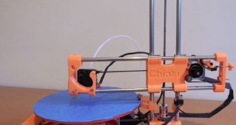 R-360 3D Printer Is Simple and Foldable, Thanks to an Innovative Design Quirk