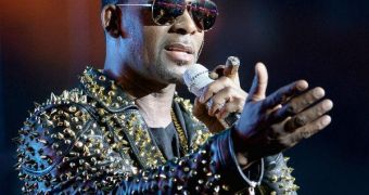 R Kelly is behind in child support, judge wants him behind bars
