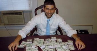 Rabbi Noah Muroff finds piles of cash in old desk