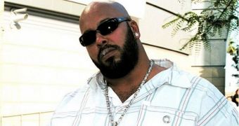 Suge Knight, rap producer, is shot in Hollywood club scuffle