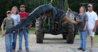 Record 1,000-Pound (453.5-Kilogram) Alligator Caught in Alabama, US