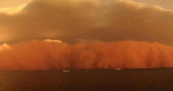Red dust storm hits Australia's west coast