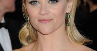 Reese Witherspoon got a brand new tummy tattoo, around the blue star she had