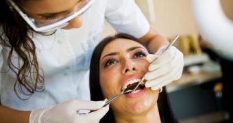 Researchers create solution that helps teeth regenerate, reverse early tooth decay