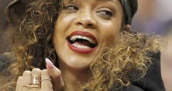 Rihanna Warns Miranda Lambert to Leave Chris Brown Alone