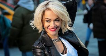 Rita Ora kept flubbing her lines on “Fifty Shades of Grey,” had to be given an earpiece to get through filming the scenes
