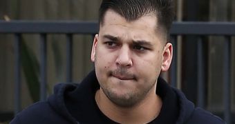 Rob Kardashian pleads not guilty to battery and theft in paparazzo case