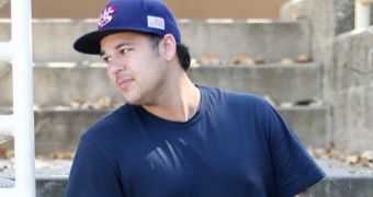Rob Kardashian’s weight isn’t his only problem, because he’s also been self-medicating with “heavy drugs”