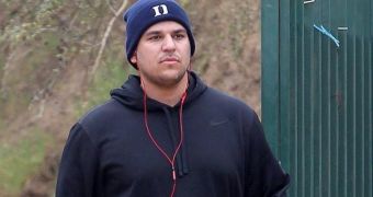 Rob Kardashian cuts himself off from the rest of the family, unfollows his sisters on Instagram