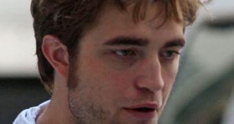 Robert Pattinson hates New York women because of how they act around him, spy says